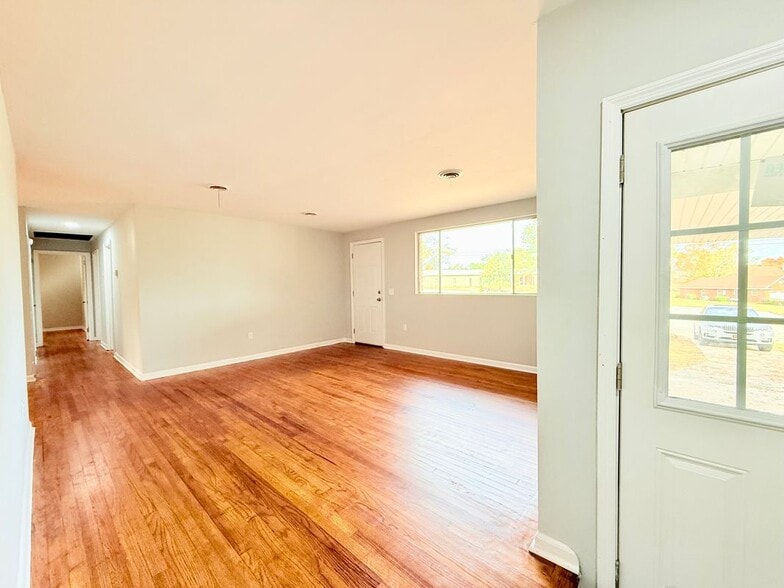 Building Photo - 2612 Lumpkin Rd