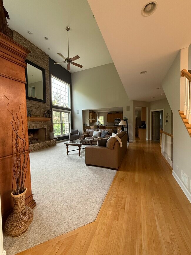 Building Photo - 755 Wedgewood Dr