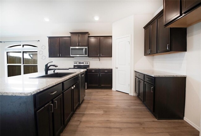 Building Photo - 106 Reagor Dr