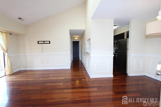 Building Photo - 208 Ravens Crest Dr