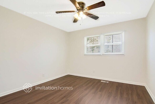 Building Photo - 232 Sandlewood Dr