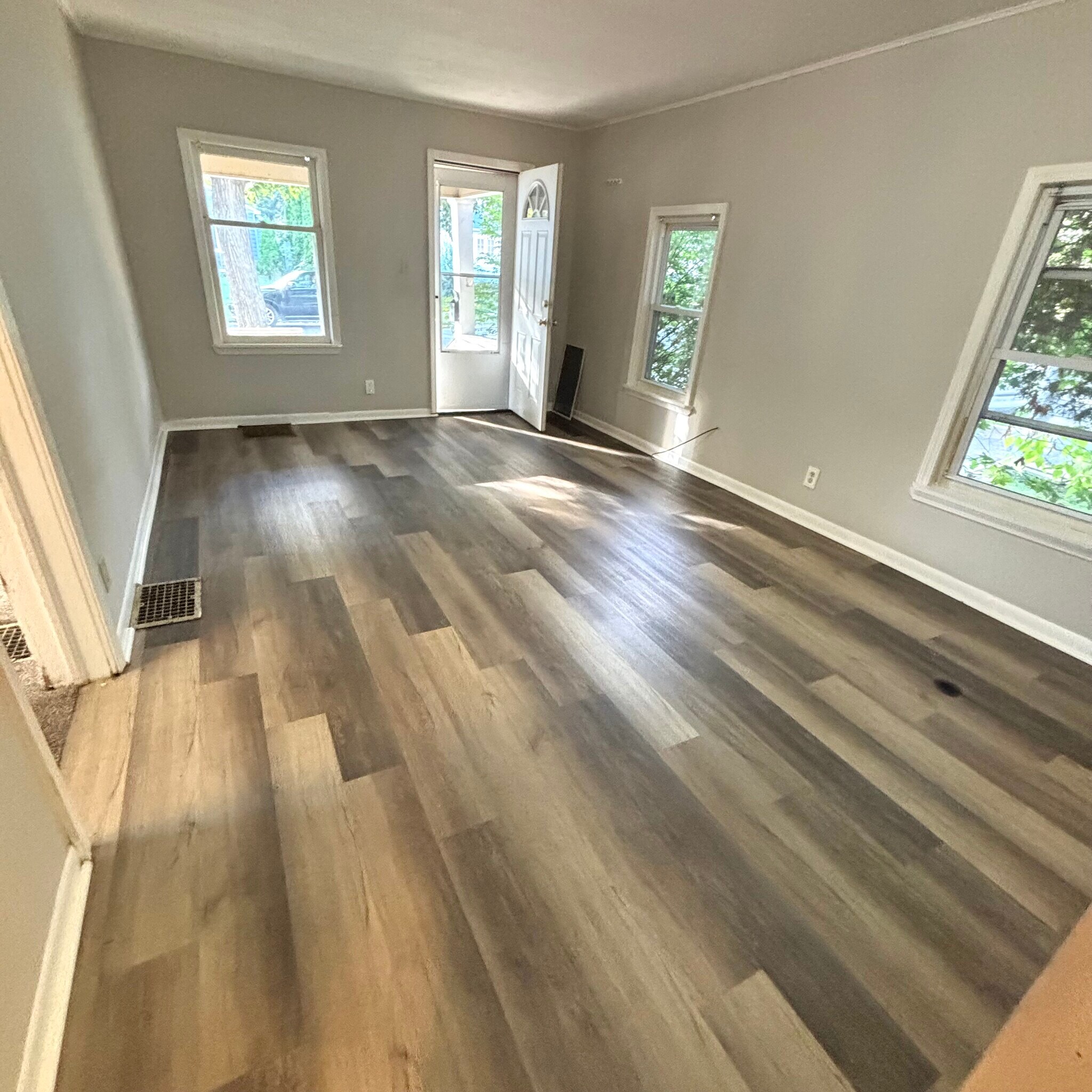 Building Photo - 411 S Hayford Ave