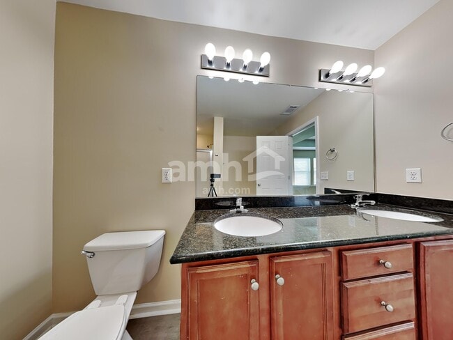 Building Photo - 516 Windsong Dr