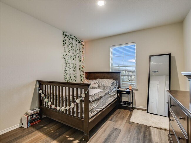 Building Photo - 441 Bella Luna Way