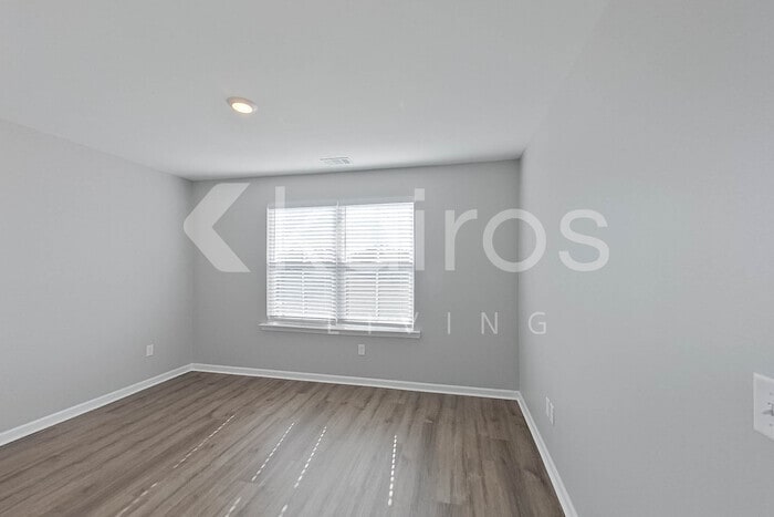 Building Photo - 140 Western Red Cedar Dr