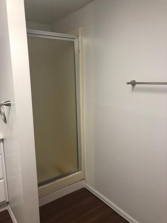 Building Photo - 8316 Oakwood St