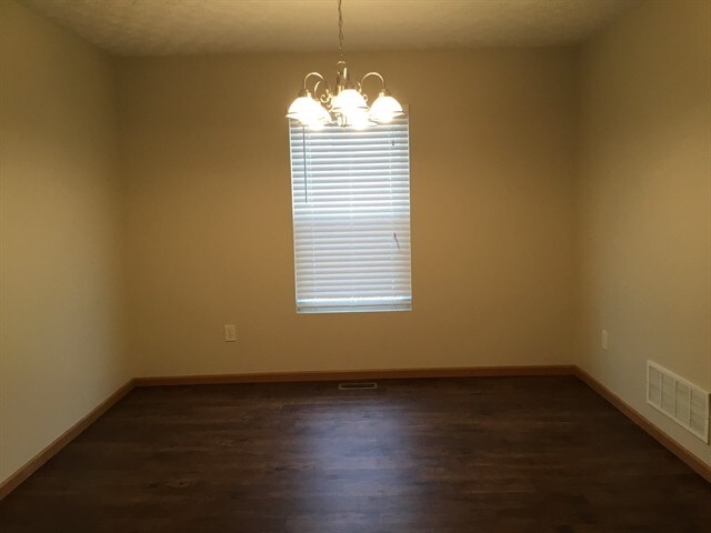Building Photo - 113 Merriston Cir