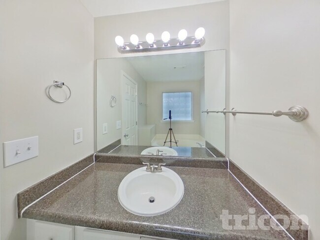 Building Photo - 628 Fairgreen Trail