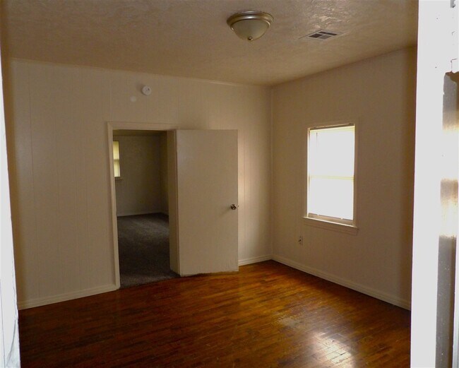 Building Photo - 2803 NW 17th St