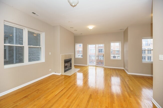 Building Photo - 4433 S Calumet Ave