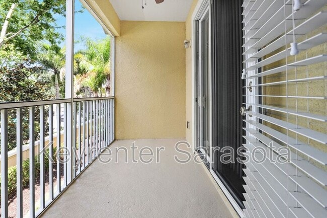 Building Photo - 8078 Moonstone Dr