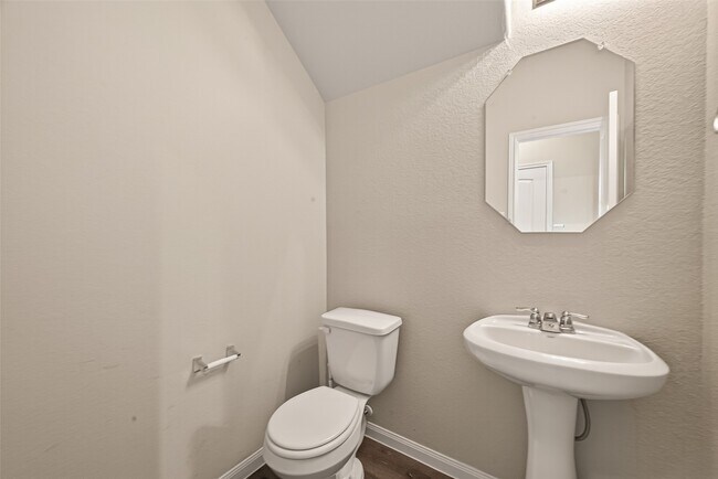 Building Photo - 5602 James Michael Dr