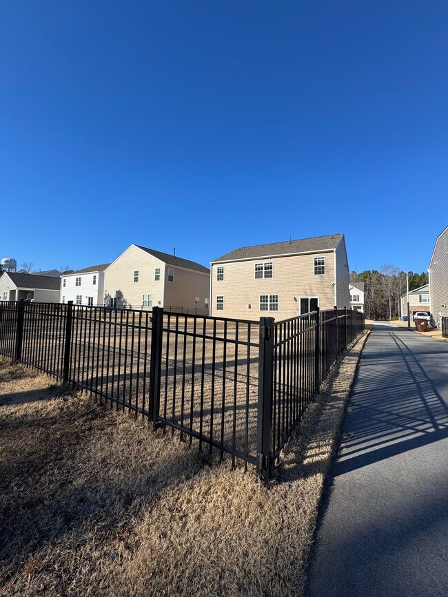 Building Photo - 134 David Hl Dr