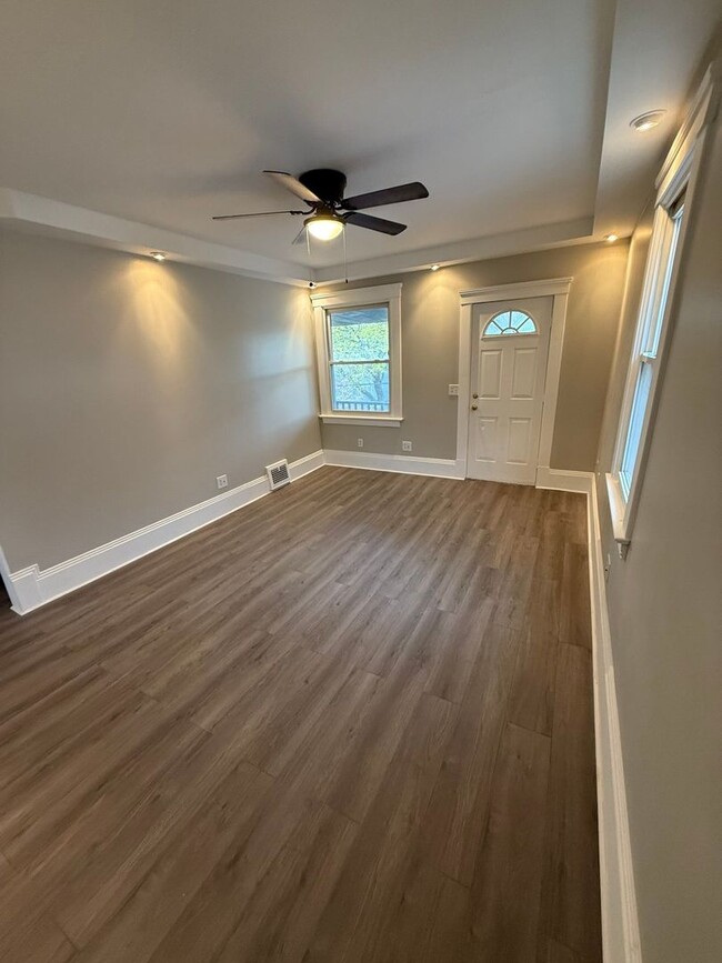 Building Photo - 3616 East 59