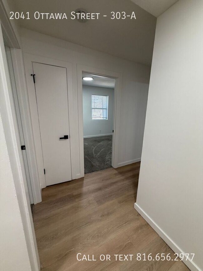 Building Photo - 2041 Ottawa St