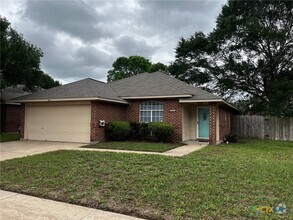 Building Photo - 506 Bridle Ln