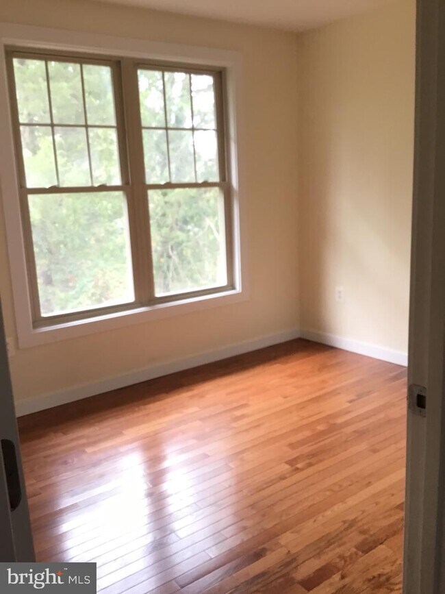 Building Photo - 13312 Sheffield Manor Dr