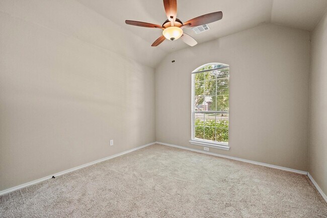 Building Photo - 4617 Kingsway Ln