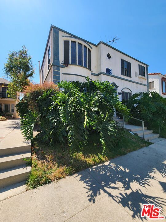 Building Photo - 339 N Gardner St