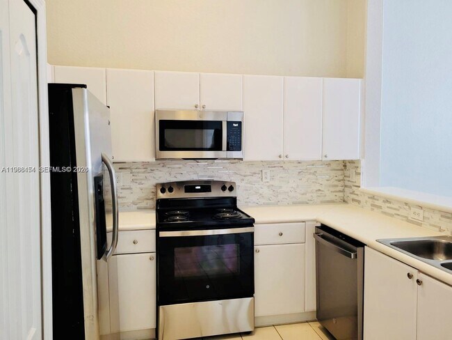 Building Photo - 1543 SE 25th St