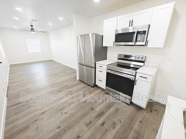 Building Photo - 7405 N 62nd Ave