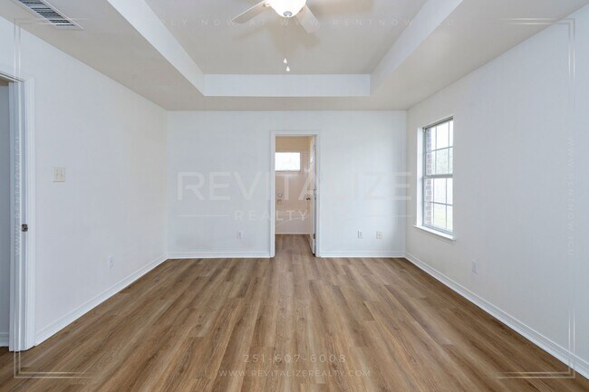 Building Photo - Spacious 3-Bedroom Home with Open Floor Pl...
