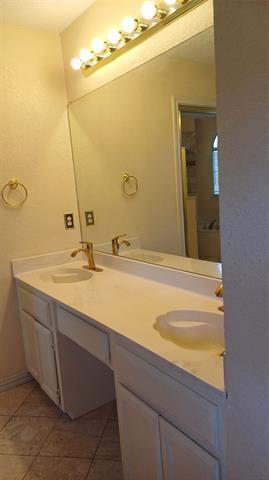Building Photo - 3051 Renaissance Ct