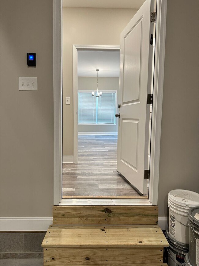 Building Photo - 2760 Cedrus Ave