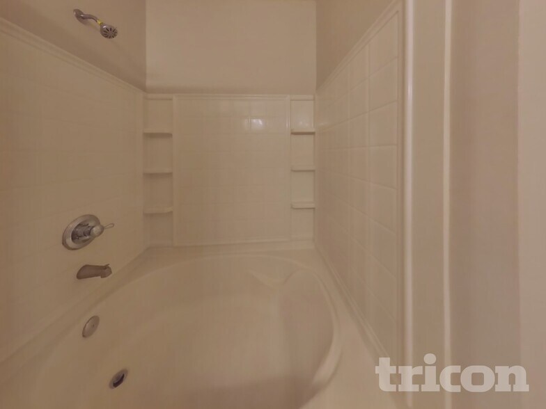 Building Photo - 7894 Bluefin Trail