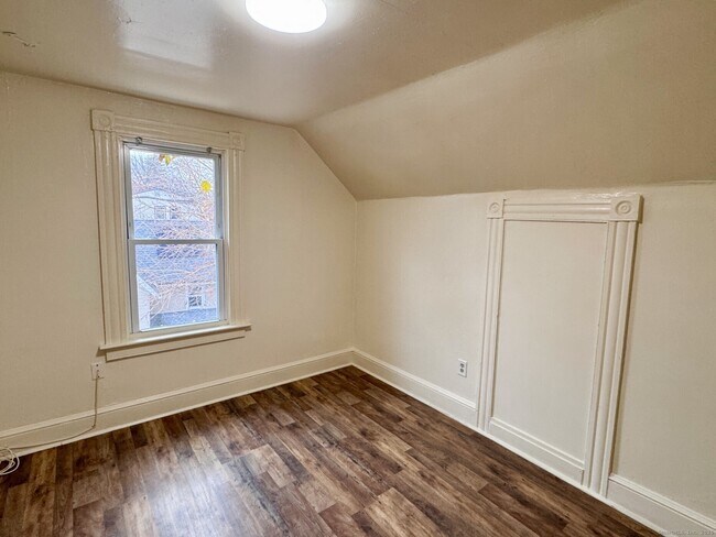 Building Photo - 58 New Litchfield St