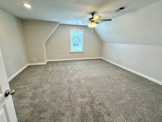 Building Photo - Now Leasing a 5 bedroom 3 bath home in Millington