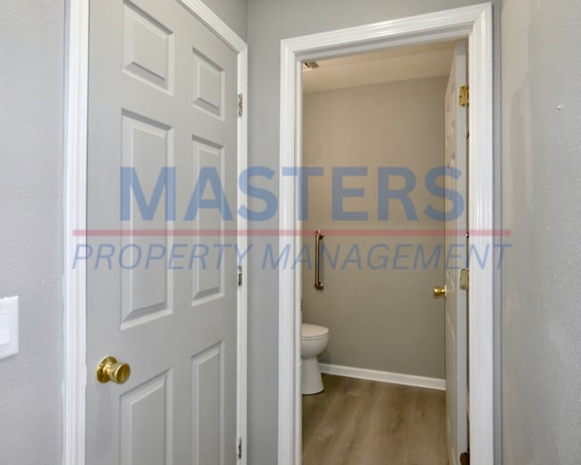 Building Photo - 4 Bed | 1.5 Bath | Spacious Rental Home