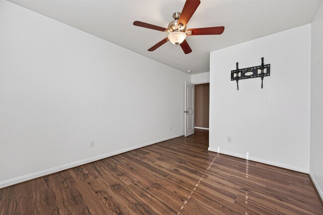 Building Photo - 22615 Harrington Field Dr