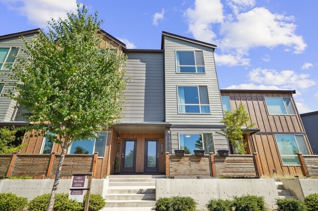 Building Photo - 32730 Hemlock Ave SE