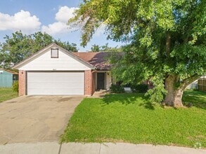 Building Photo - 4802 Canyon Cir
