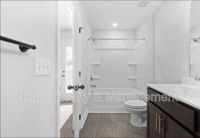 Building Photo - 64 W High St