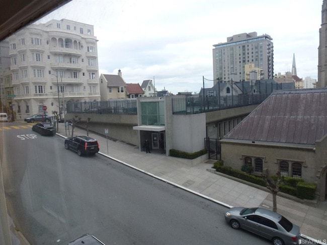 Building Photo - 1111 Jones St