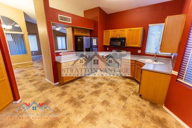 Building Photo - 4831 W Kristal Way