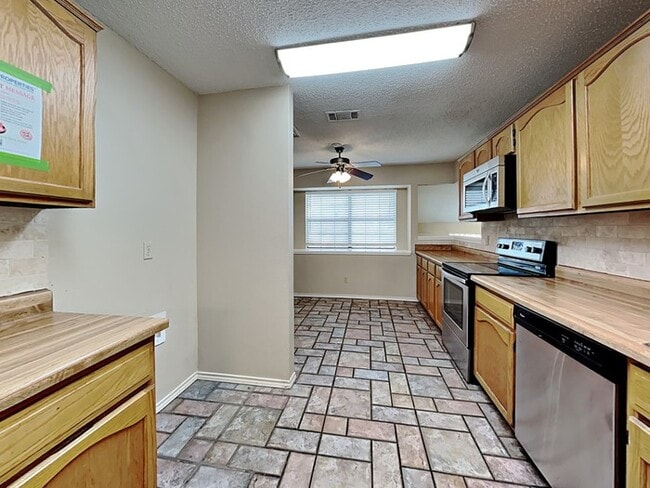 Building Photo - Great 3 Bed Home!!