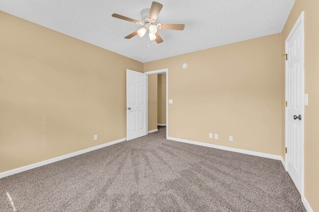 Building Photo - 3332 Victoria Ct