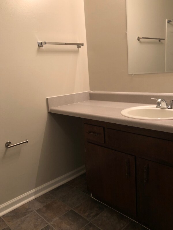 Building Photo - 1730 NW Pine Rd