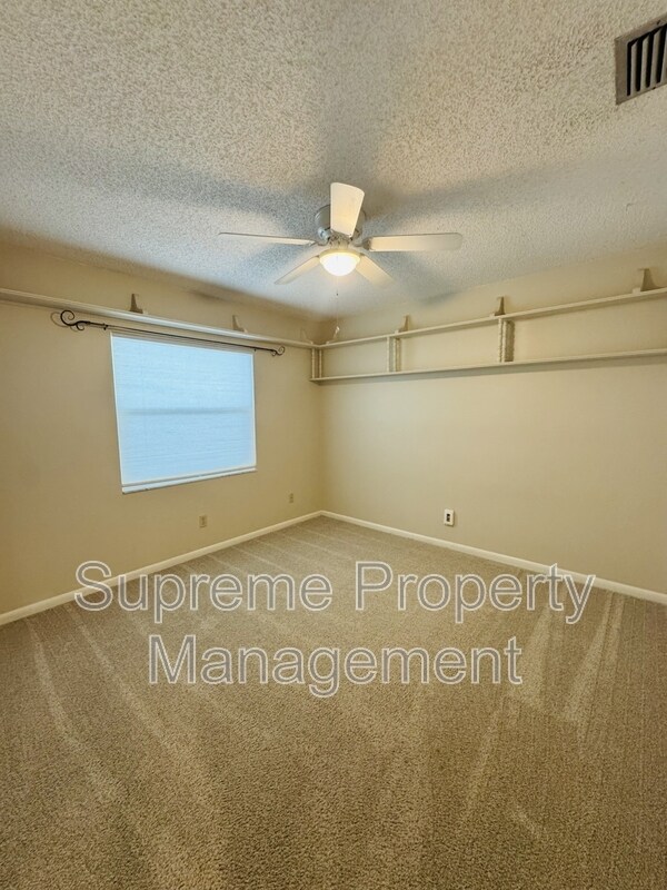 Building Photo - 2437 Bucknell Dr
