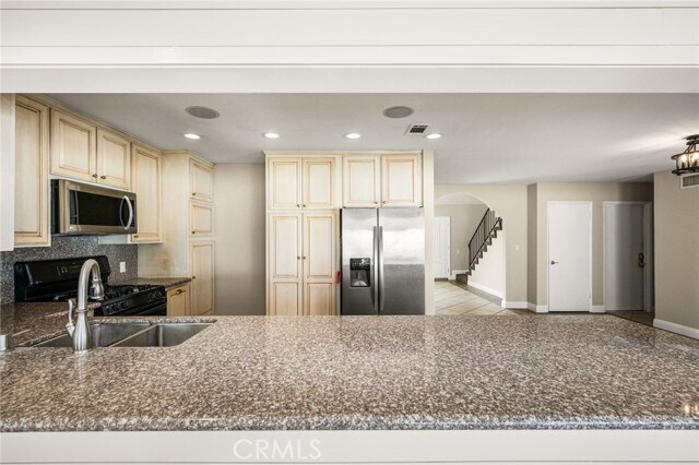 Building Photo - 1129 Iris Cir