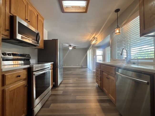 Building Photo - 1816 Fallon Ln