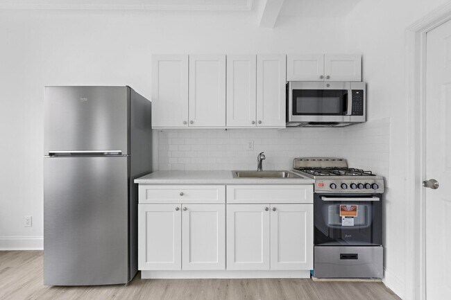 Building Photo - 137 Kensington Ave