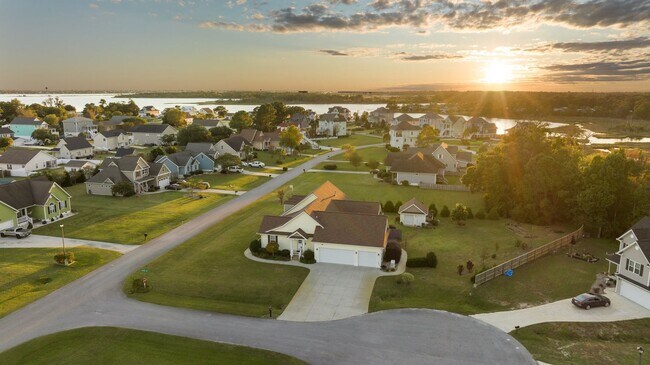 Building Photo - 202 Tidewater Dr