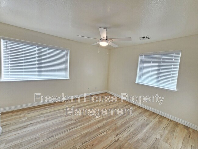 Building Photo - 3741 Malibou Ave