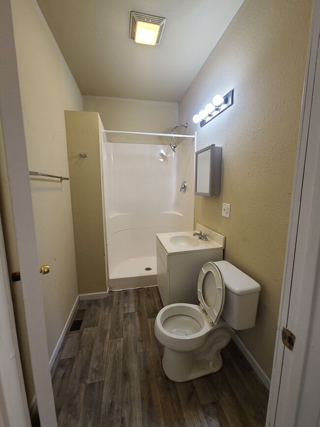 Building Photo - 38 E Beardsley Ave