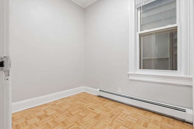 Building Photo - 20 Linden Ct