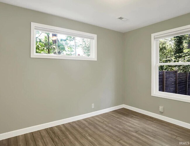 Building Photo - 1604 E University St